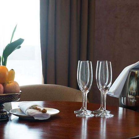 Almond Hotel Bassac River Phnom Penh Luaran gambar