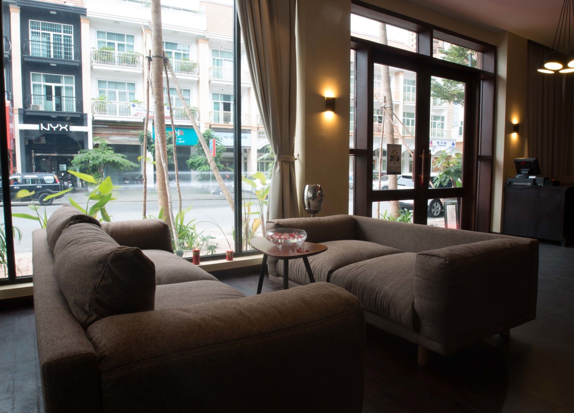 Almond Hotel Bassac River Phnom Penh Luaran gambar