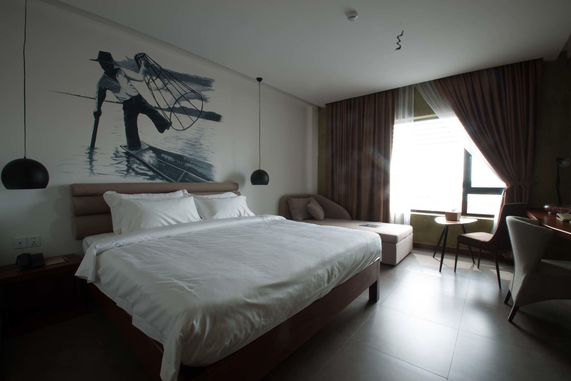 Almond Hotel Bassac River Phnom Penh Luaran gambar