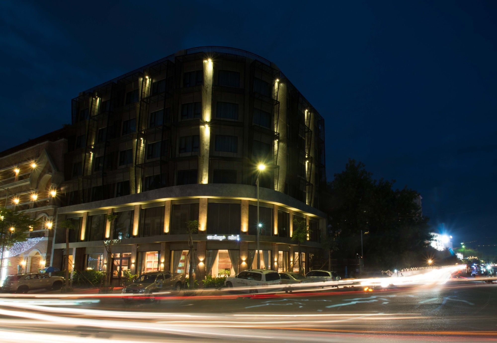Almond Hotel Bassac River Phnom Penh Luaran gambar