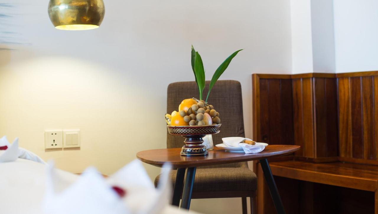 Almond Hotel Bassac River Phnom Penh Luaran gambar