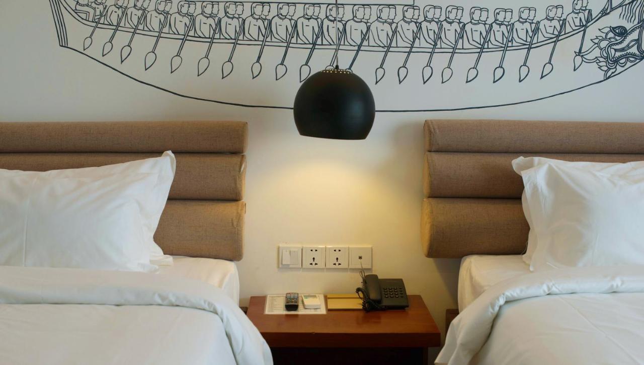 Almond Hotel Bassac River Phnom Penh Luaran gambar