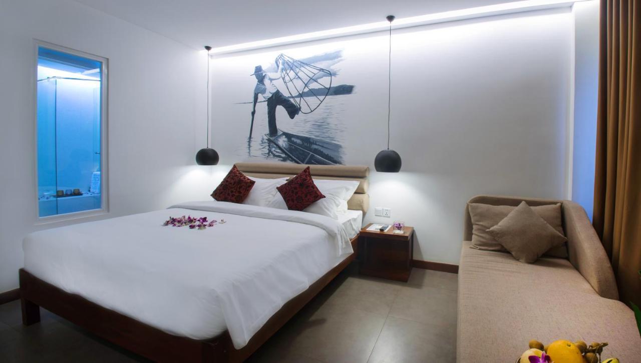 Almond Hotel Bassac River Phnom Penh Luaran gambar