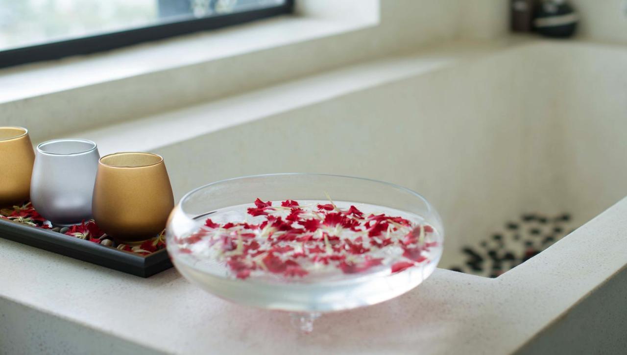 Almond Hotel Bassac River Phnom Penh Luaran gambar